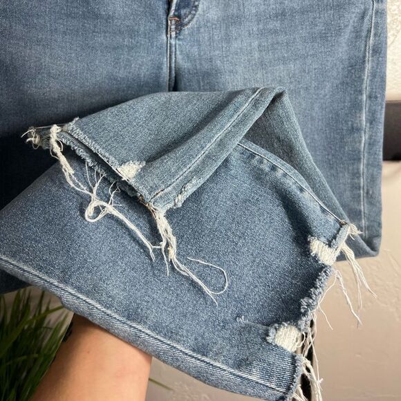 Express Super High Waisted Light Wash Raw Hem Slim Jeans Size 10 Short - Picture 6 of 16